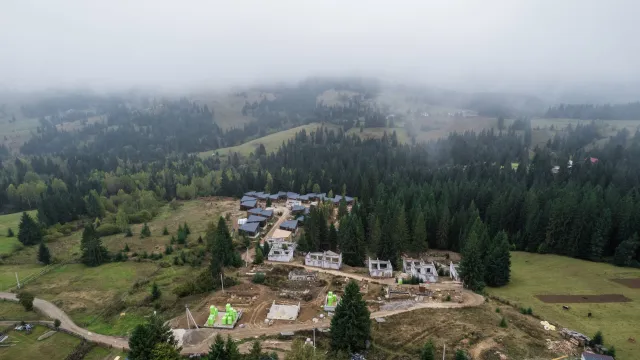 PÓTAY Диво Хутір — аерофото: вид на комплекс і Карпати, жовтень 2025