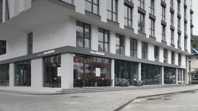 Smart Hill — вхід і перший поверх комплексу